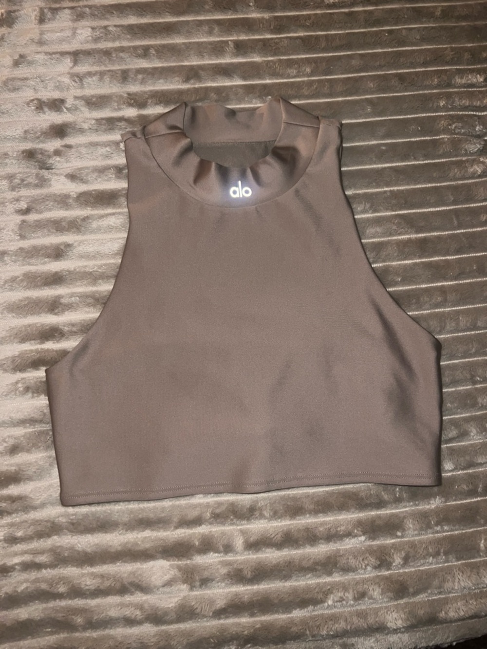 Alo yoga crop tank. Medium